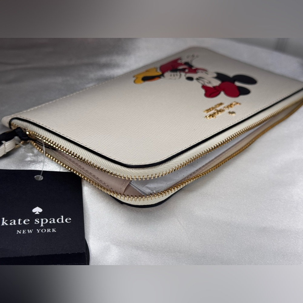 NWT Kate Spade New York X Disney Minnie Medium L-zip Cream Wristlet - Picture 2 of 8